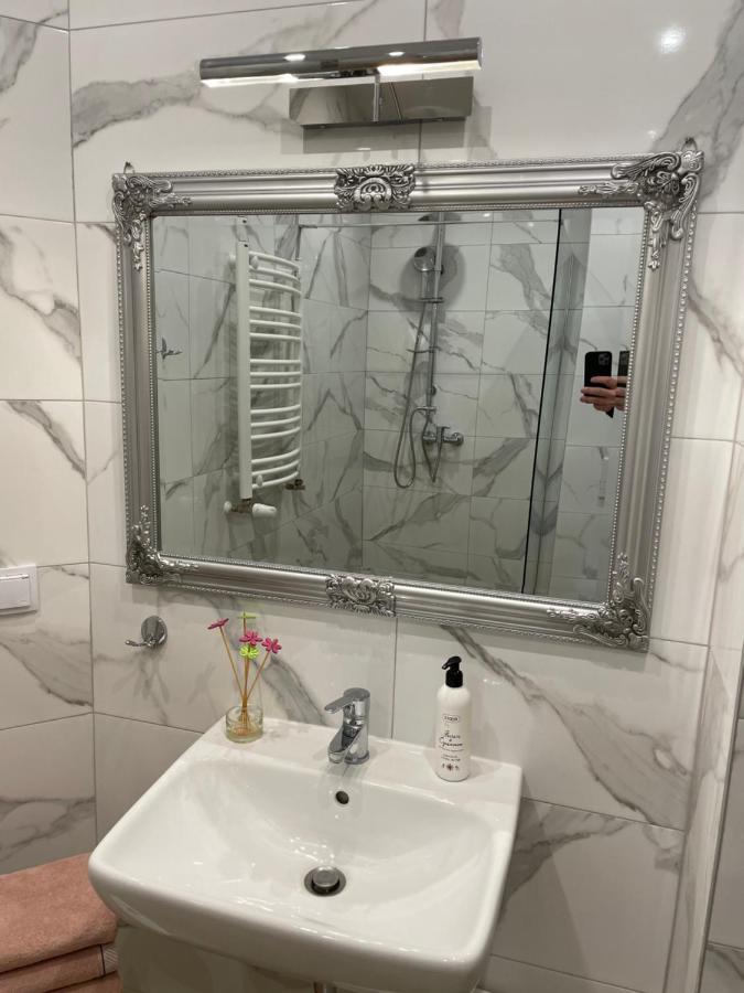 Komfort Apartament Naleczow Luaran gambar